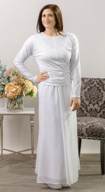 This top with its raglan sleeve is stretchy and mixes and matches with skirts or a pair of jeans for a casual look.